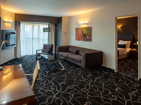 拉马特甘温德姆华美达酒店主图