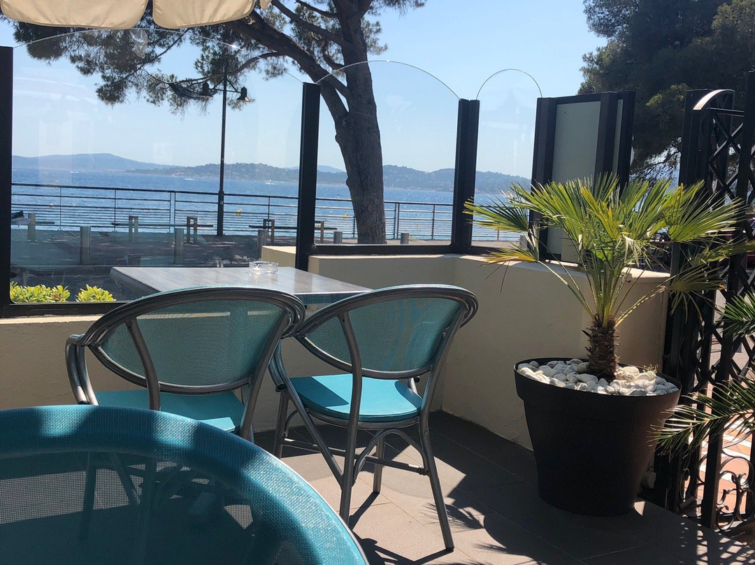 Logis Hôtel le Provençal Rest. les Mûriers主图