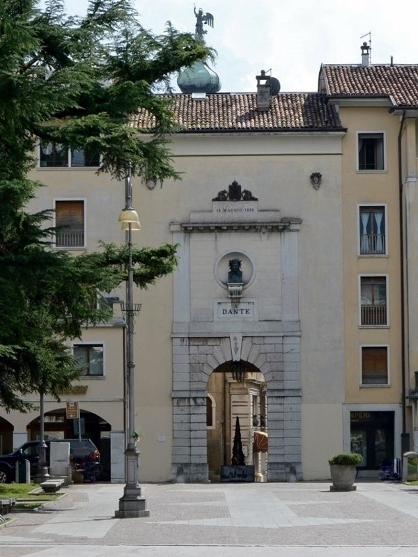 Porta Dante景点图片