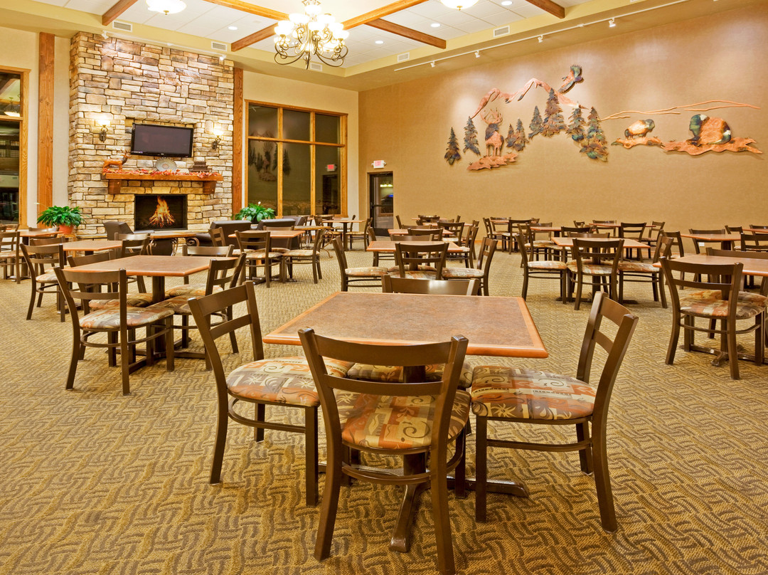 Holiday Inn Express & Suites Custer By IHG主图