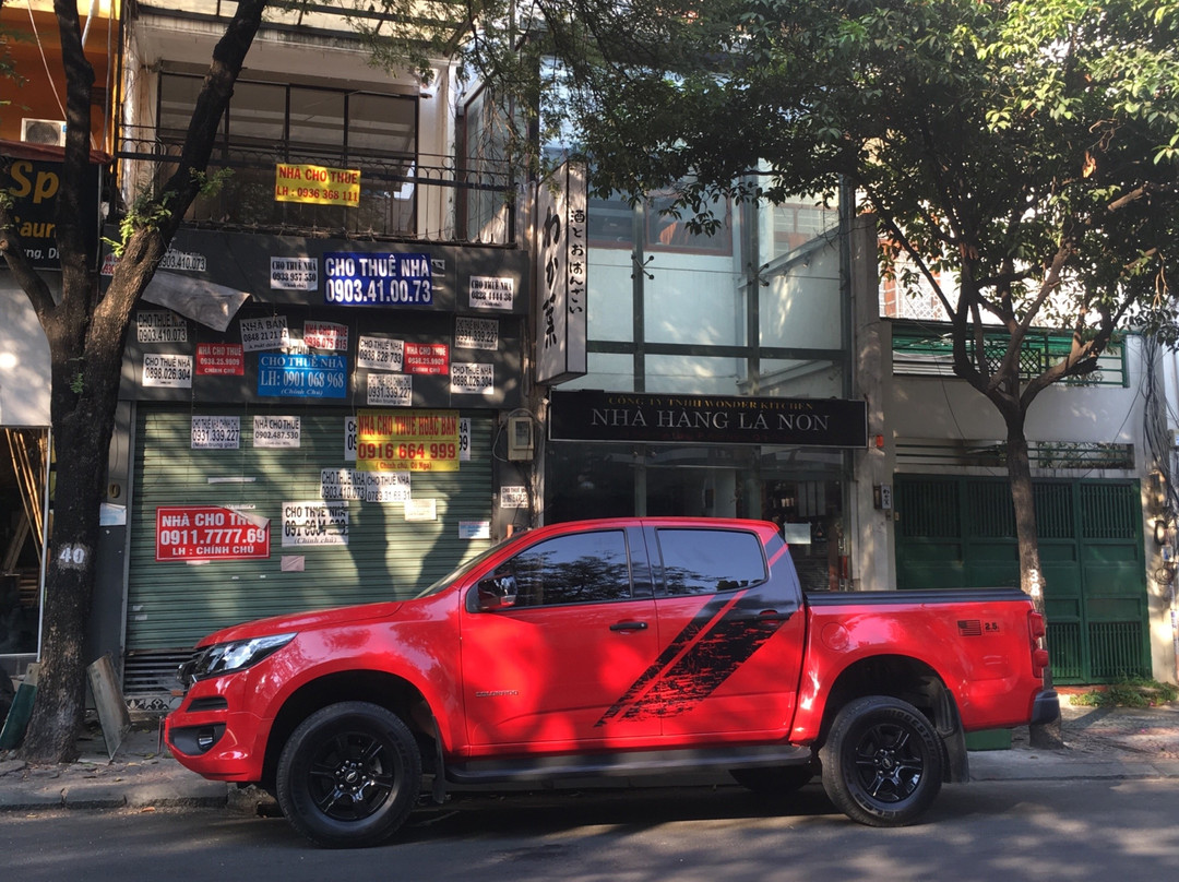 Tran rent a car English speaking driver-胡志明市必去景点