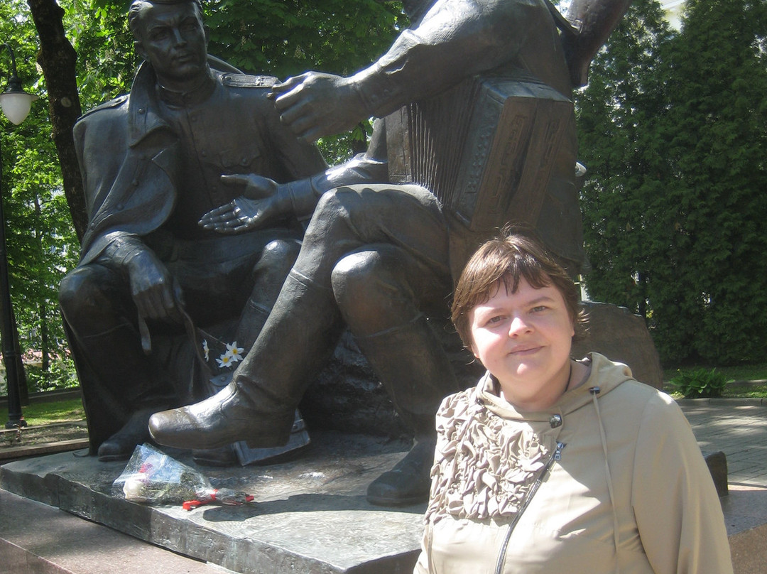 Monument to Aleksandr Tvardovskiy and Vasiliy Tyorkin-Smolensk必去景点