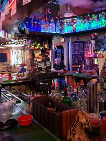 Mona's Cocktail Lounge-劳德代尔堡必去景点