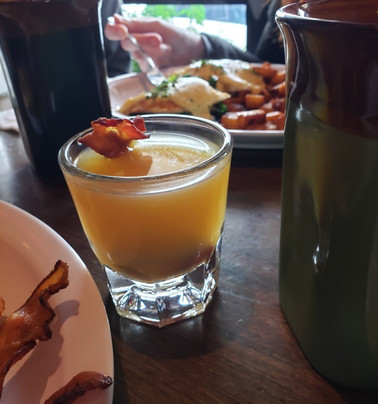 Eastbound Bar & Grill-Lakeside必去景点