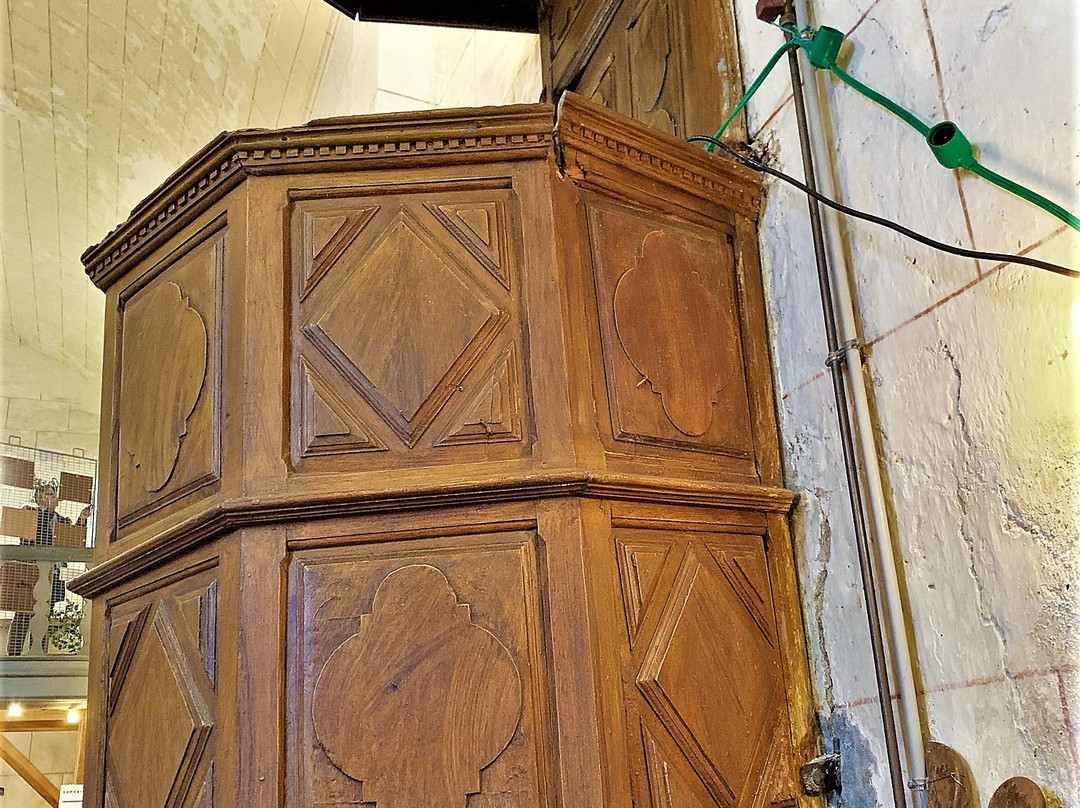 Eglise Saint-GENIS-Confolens必去景点