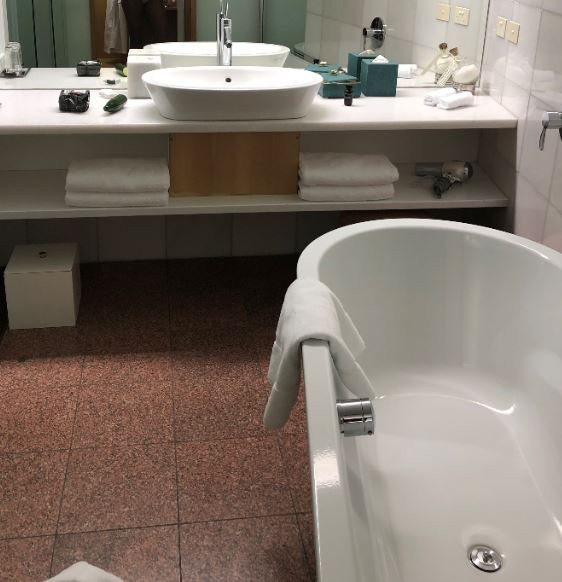 霍巴特酒店主图