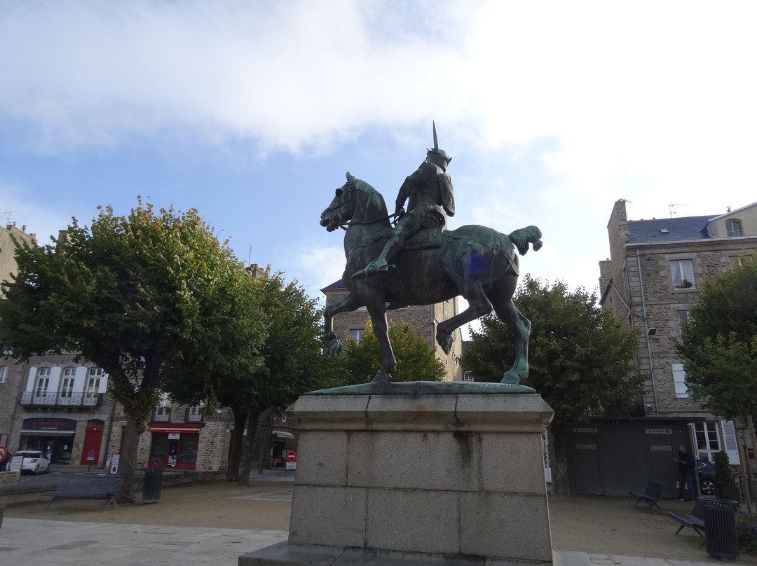 Statue Bertrand du Guesclin景点图片