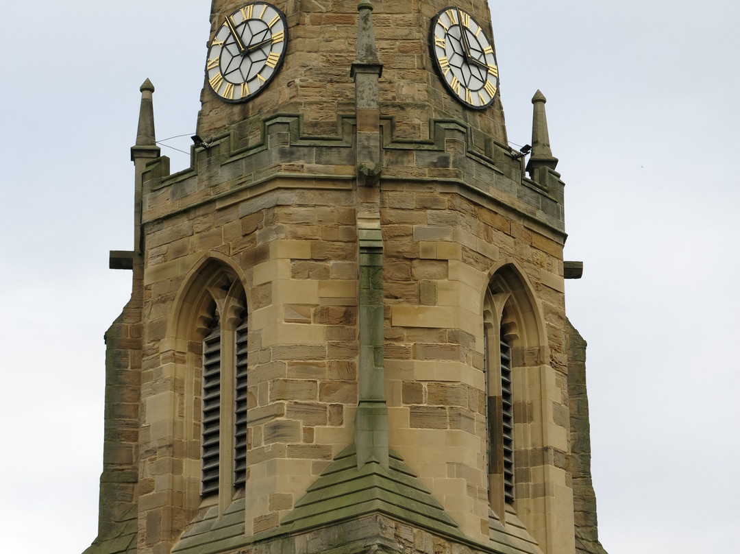 Church of St Mary and St Cuthbert景点图片