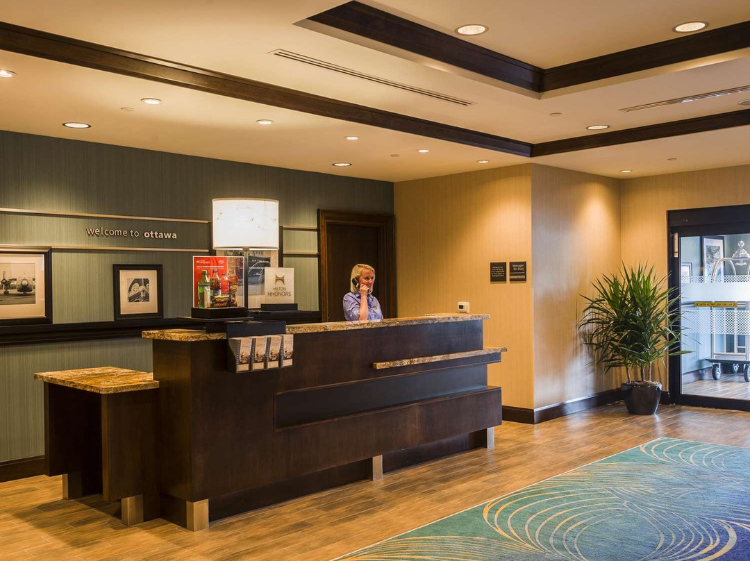 Hampton Inn by Hilton Ottawa Airport主图