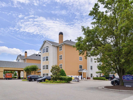 Hampton Inn & Suites Newport News-airport (oyster Point Area)主图