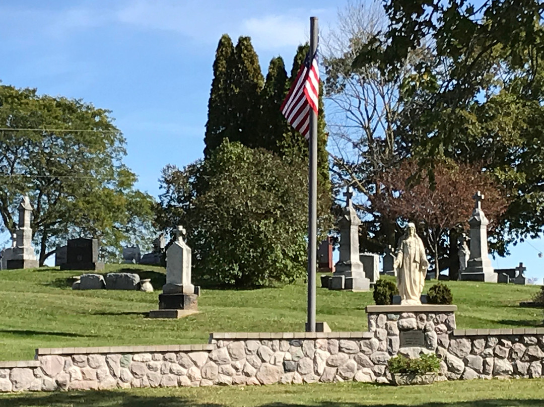 St. Henry Catholic Cemetery景点图片