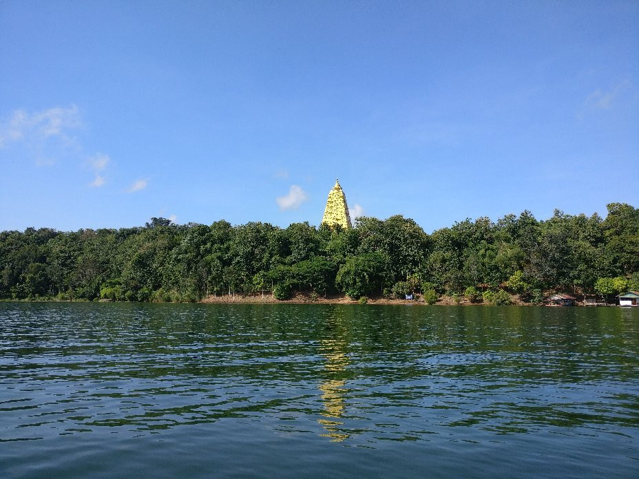 Khao Laem Lake景点图片