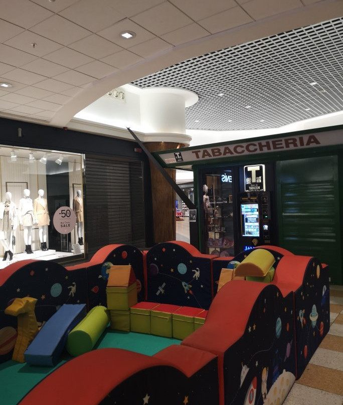 Centro Commerciale Torribianche-维梅尔卡泰必去景点