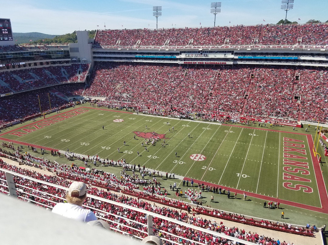 Donald W. Reynolds Razorback Stadium景点图片