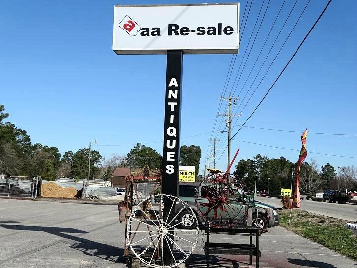 AAA Resale Antiques & Collectibles景点图片