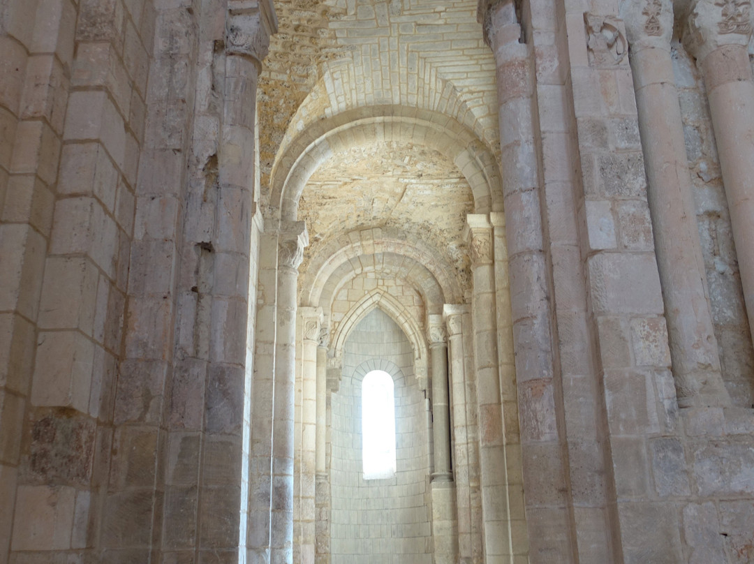 Notre-Dame de Bernay Abbey-Bernay必去景点