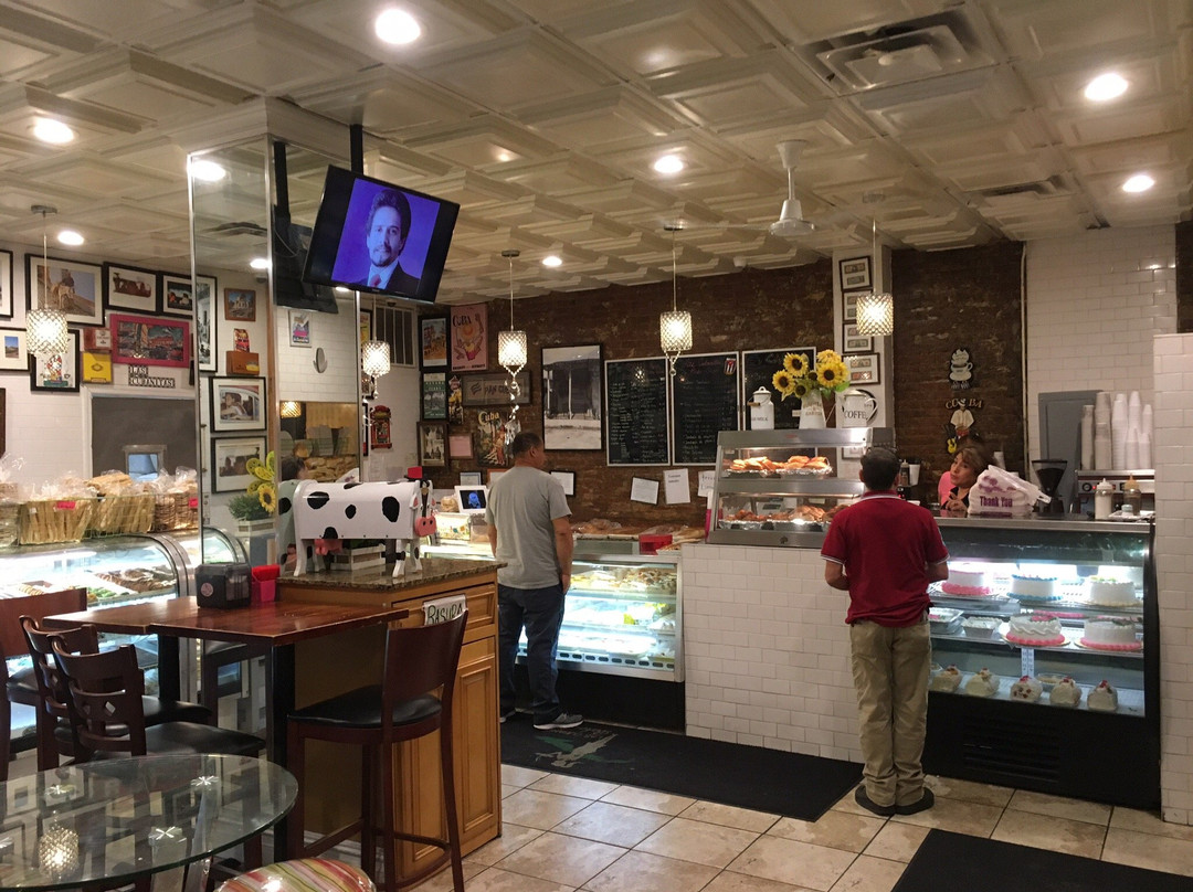 Las Cubanitas Bake Shop