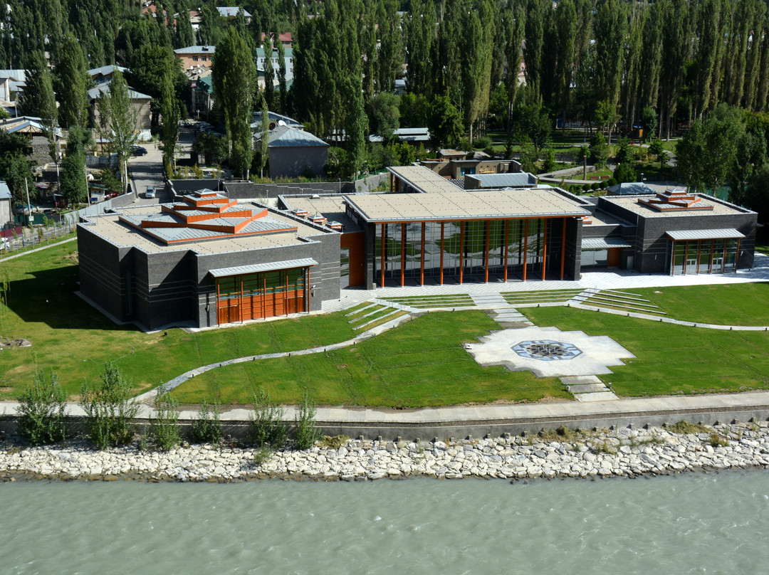 Ismaili Jamatkhana and Centre-Khorog必去景点