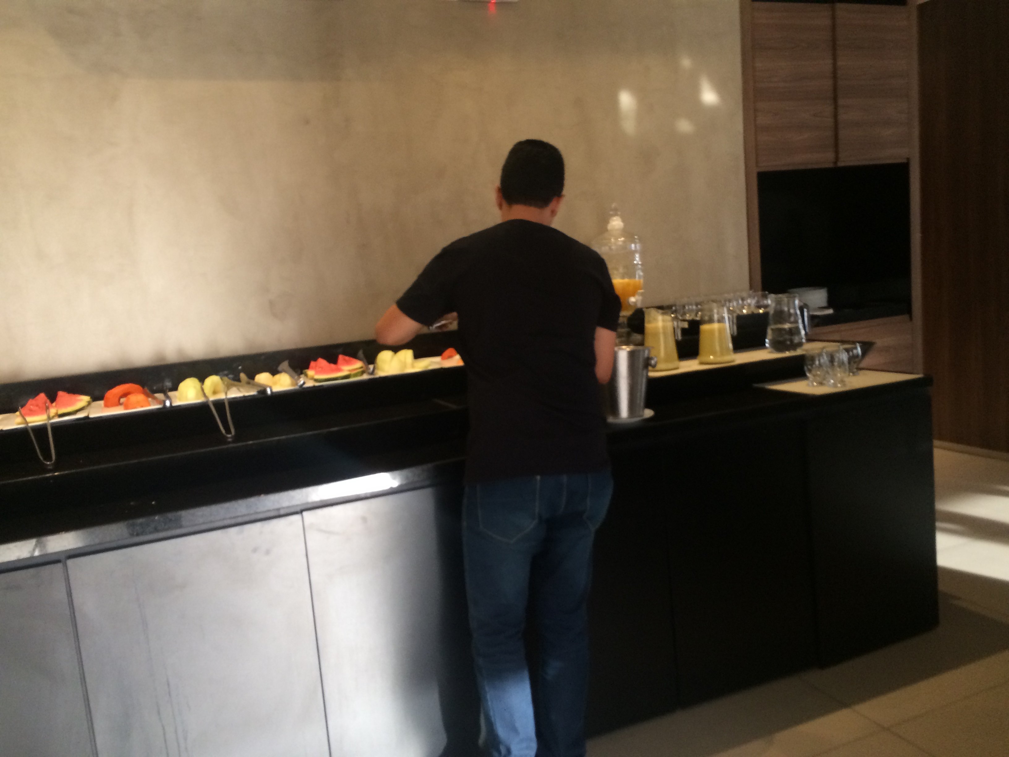 Dubai Suites-餐饮
