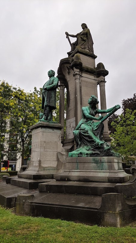 Monument Jules Bara-图尔奈必去景点