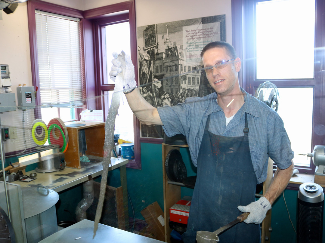 Amos Pewter-Mahone Bay必去景点