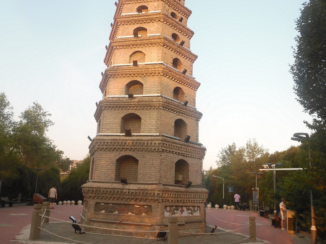 雅马里克山旅游风景区景点图片