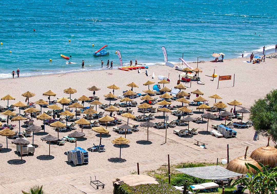 Carvajal Beach景点图片