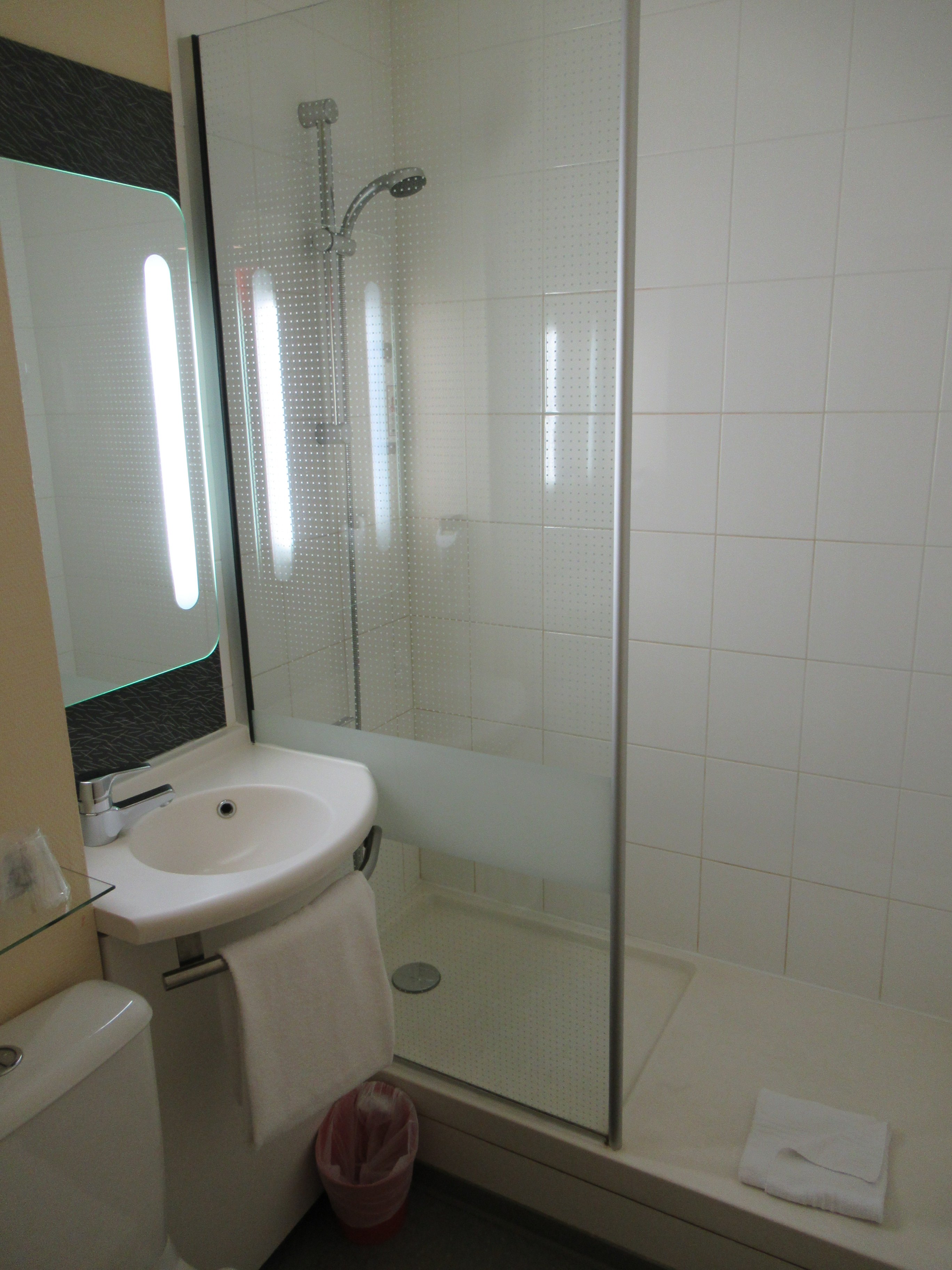 Ibis Lorient-Caudan-浴室