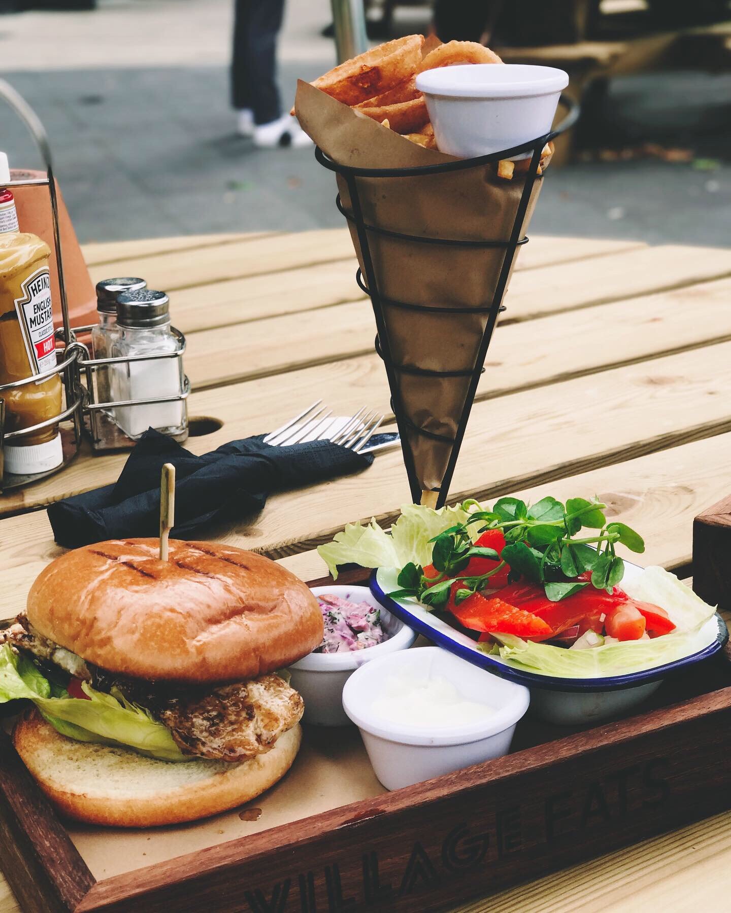 Village Hotel Farnborough-餐饮