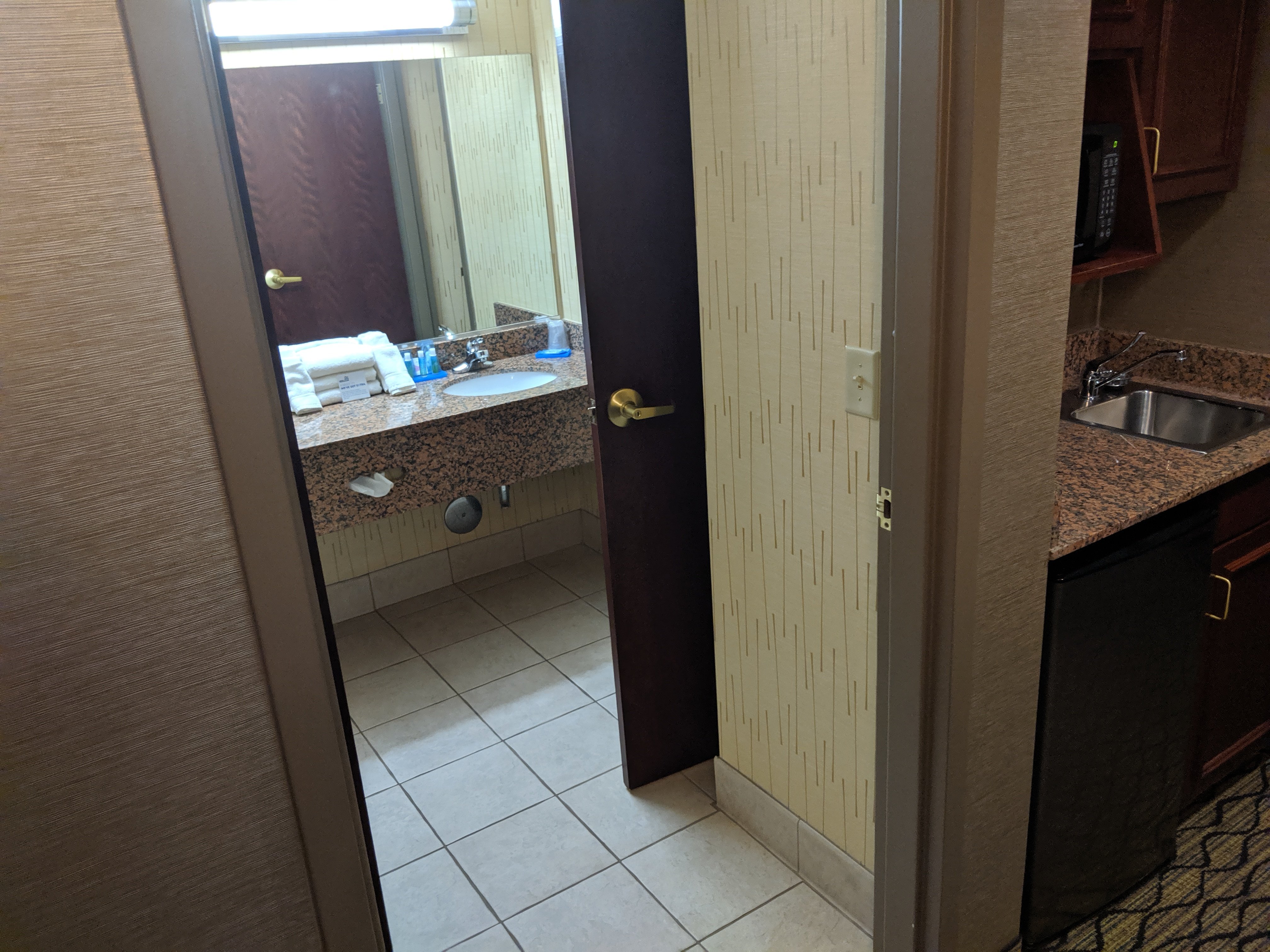 Holiday Inn Express & Suites Gibson By IHG-浴室