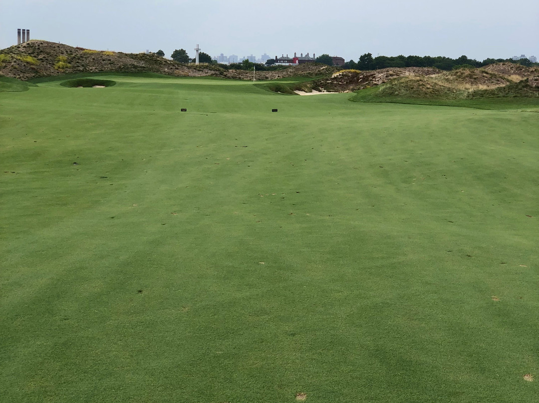 Trump Golf Links at  Ferry Point-布朗克斯必去景点