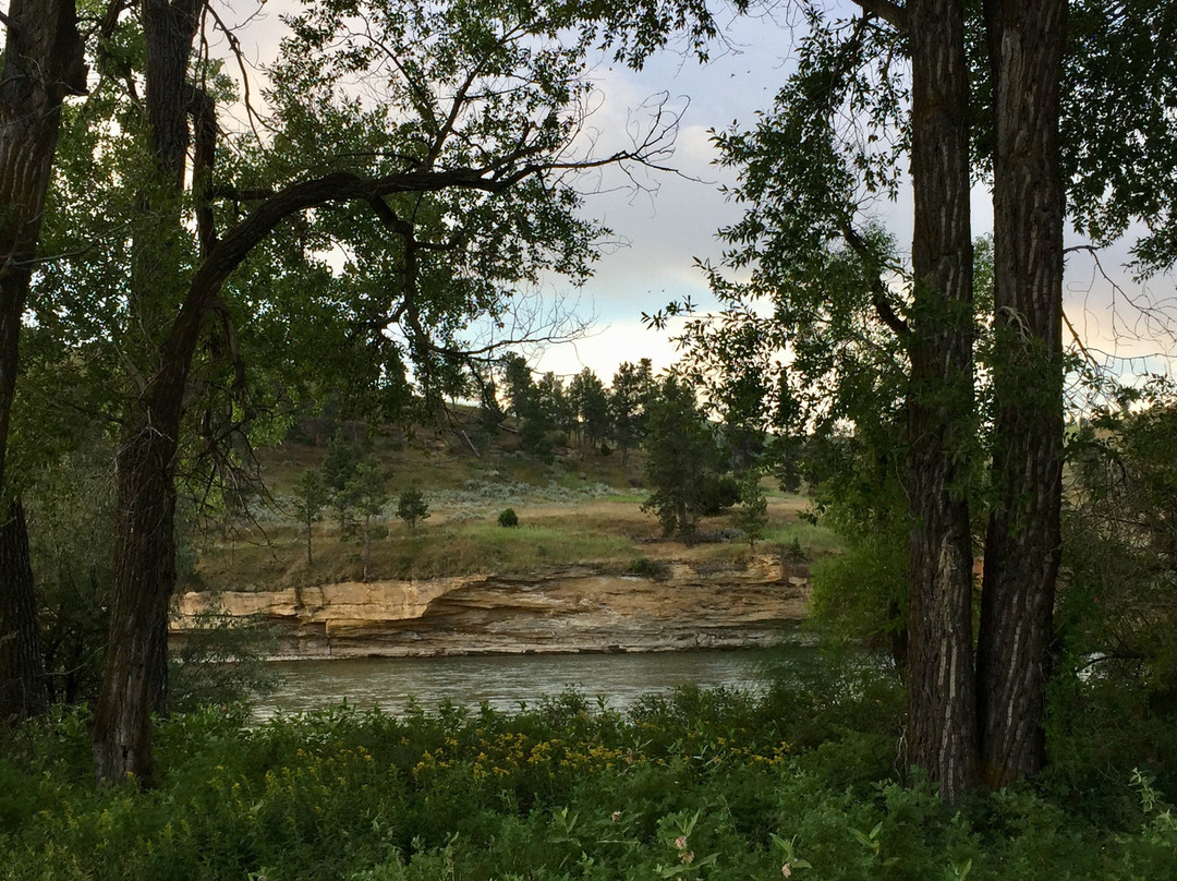 黄石河小屋木屋住宿加早餐旅馆主图