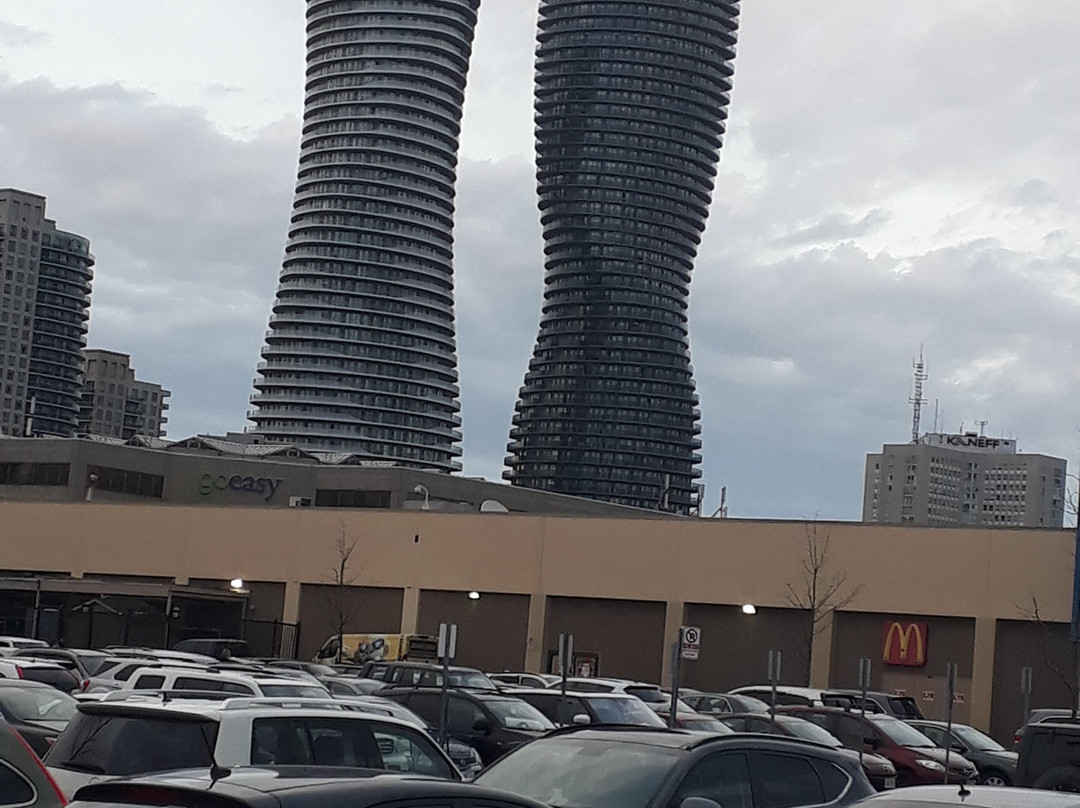 Absolute World Towers-米西索加必去景点