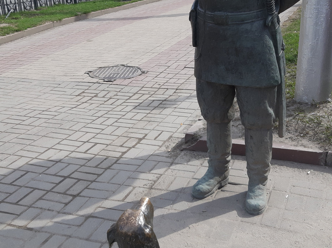 Sculpture of the Policeman-卡卢加必去景点