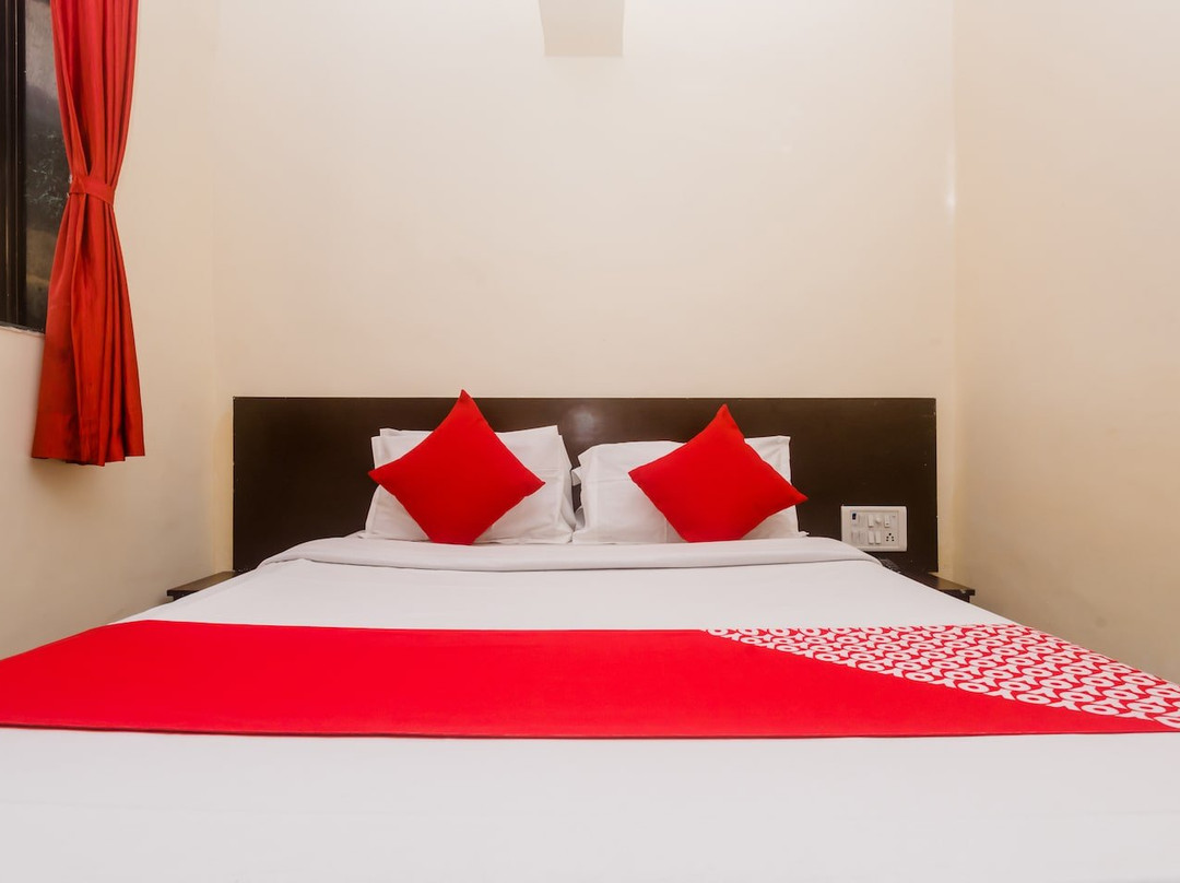 OYO 23285 The Diplomat Lodging主图