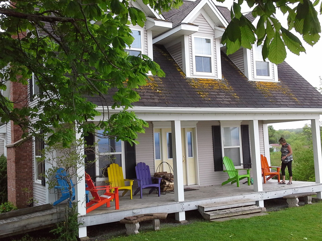 Cresthaven By The Sea , A Waterfront B&B主图