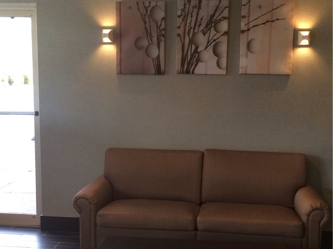 玻德斯套房酒店主图