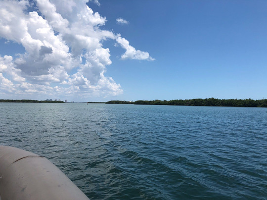 Bay Breeze South Boat Rentals-迈尔斯堡海滩必去景点