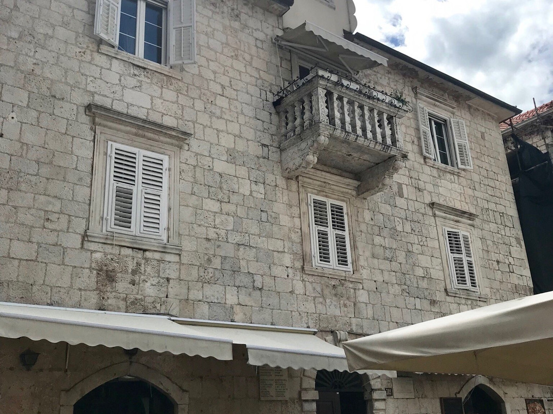 Lombardic Palace-科托尔必去景点