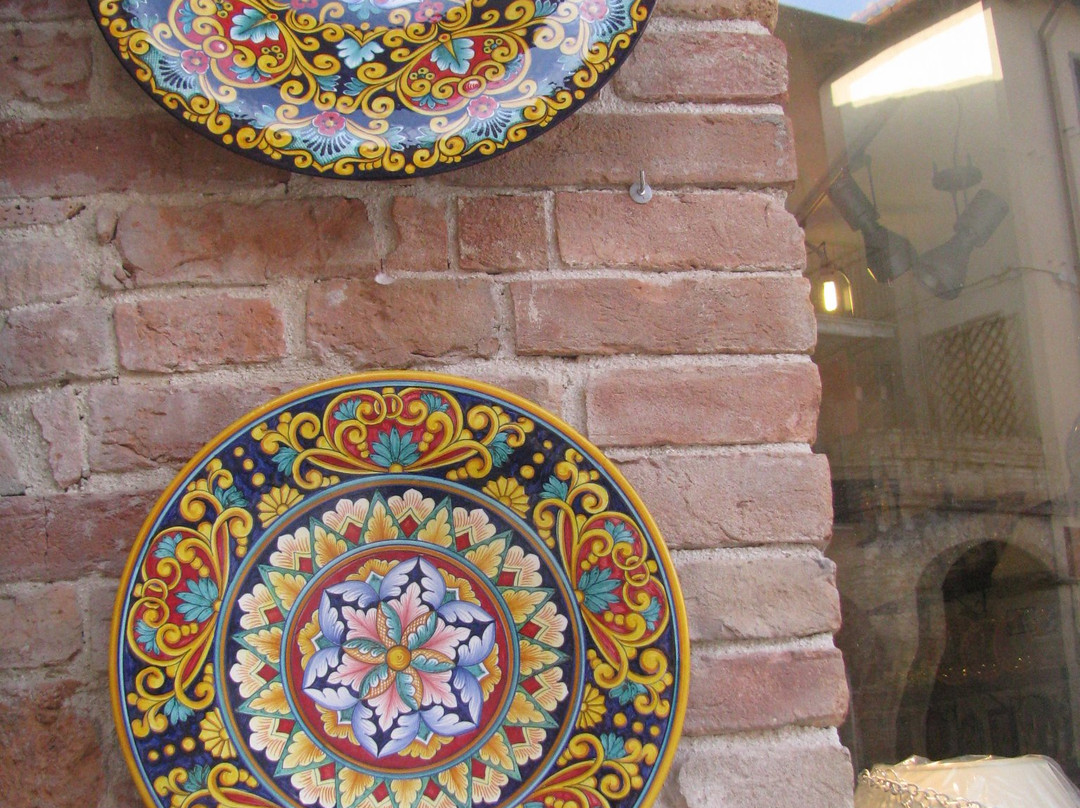 Geribi Deruta - Italian Hand Painted Ceramics景点图片