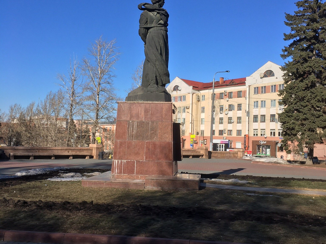 Monument to Orlenok景点图片