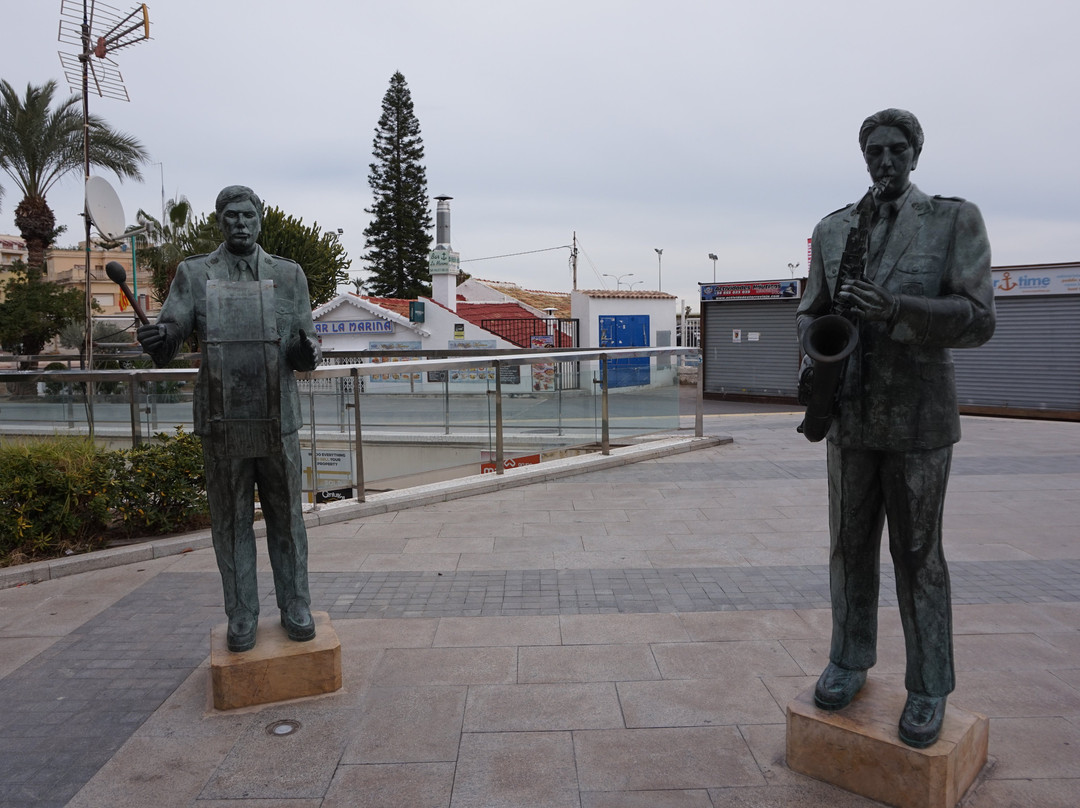 Monumento Homenaje a los Musicos Torrevejenses景点图片