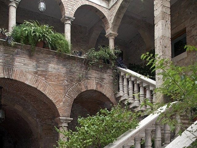 CASA DEL MEDICO景点图片