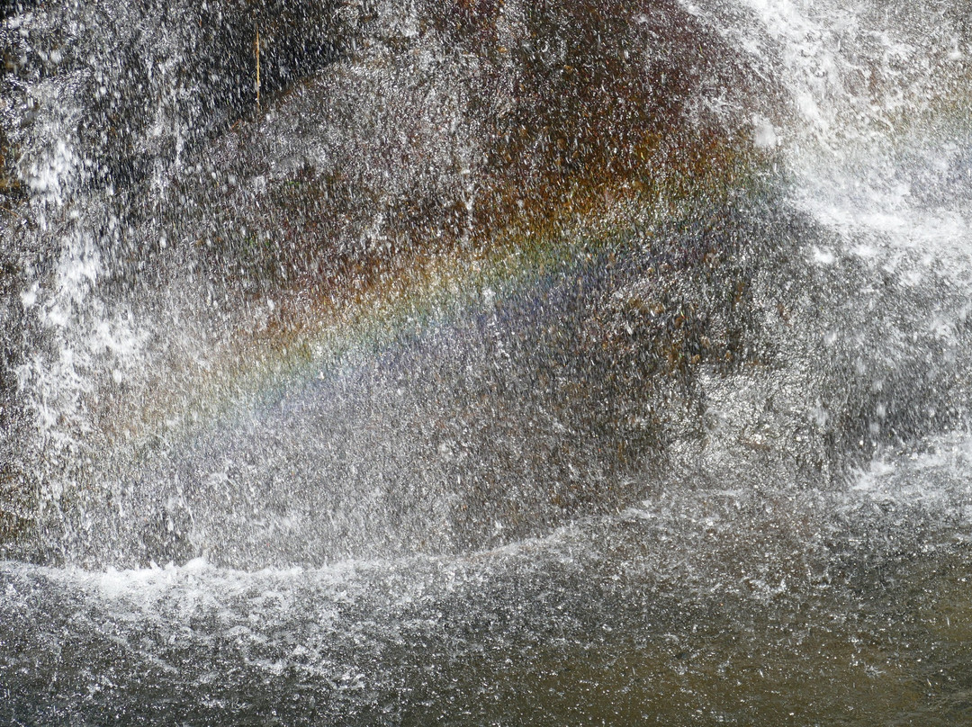 Ezharakund Waterfalls景点图片