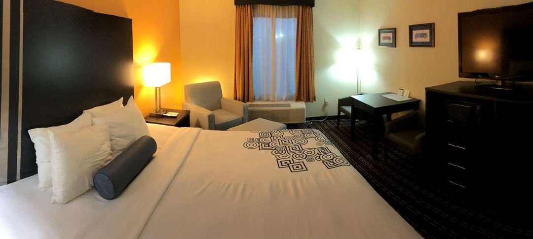 Best Western Plus Bass Hotel & Suites主图