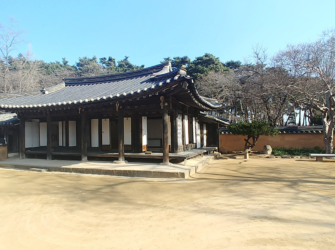 Heogyun and Heonanseolheon Memorial Hall-江陵市必去景点