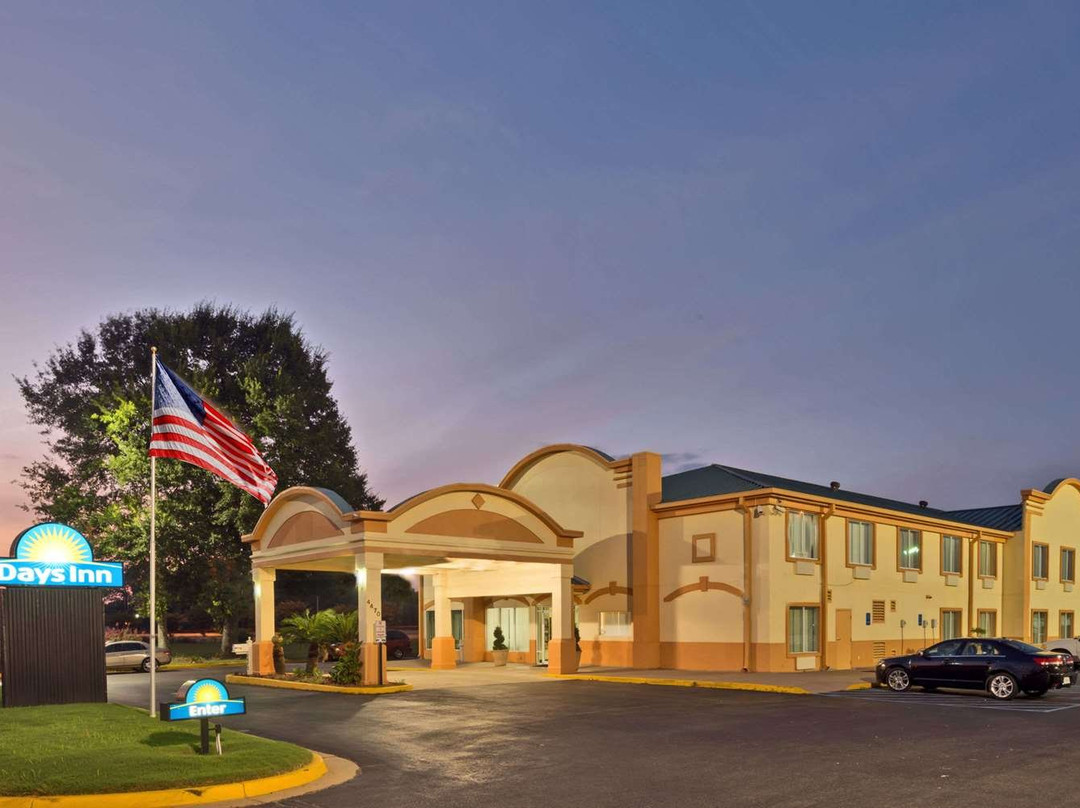 Days Inn By Wyndham Coliseum Montgomery AL主图