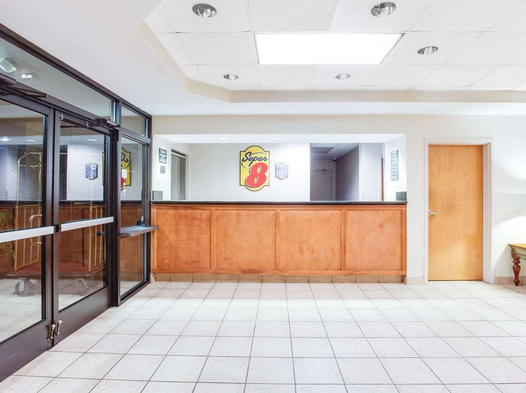 Super 8 by Wyndham Crossville TN主图