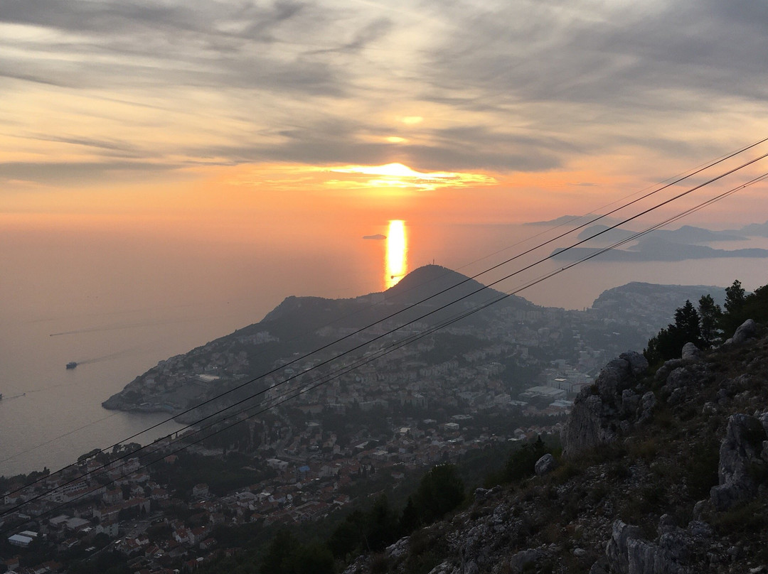 马里亚纳公寓主图