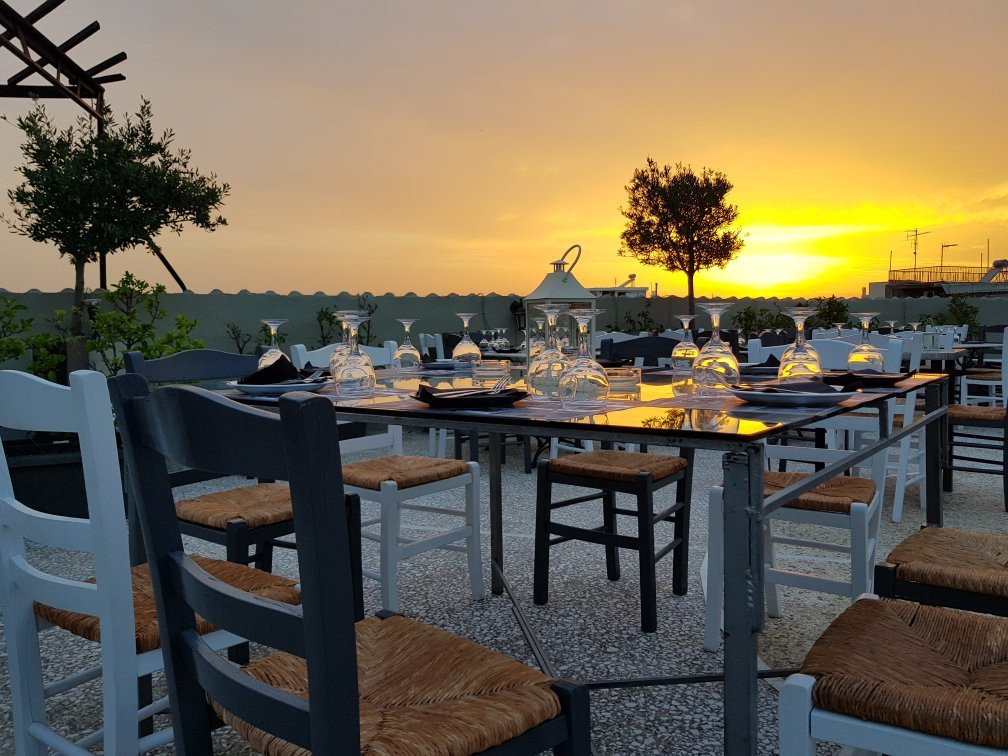 Ymittos餐馆和美食-To Mystiko